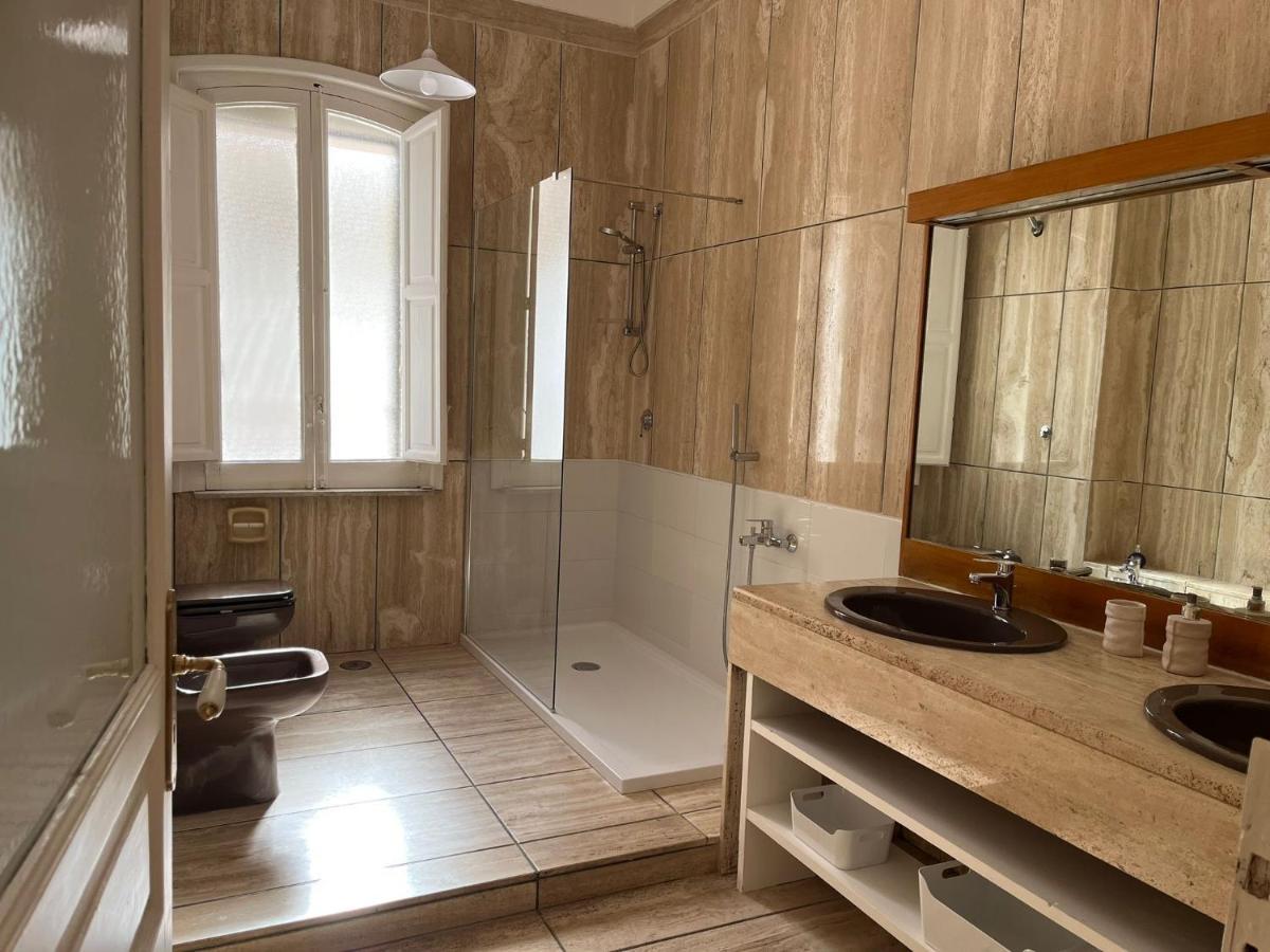 Casa In Centro Con Terrazzo Apartment Bari Bagian luar foto